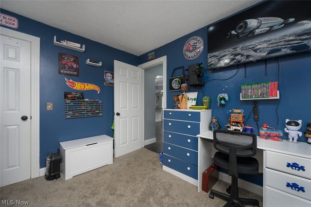 1402 S Chapel Street, Louisville, OH 44641