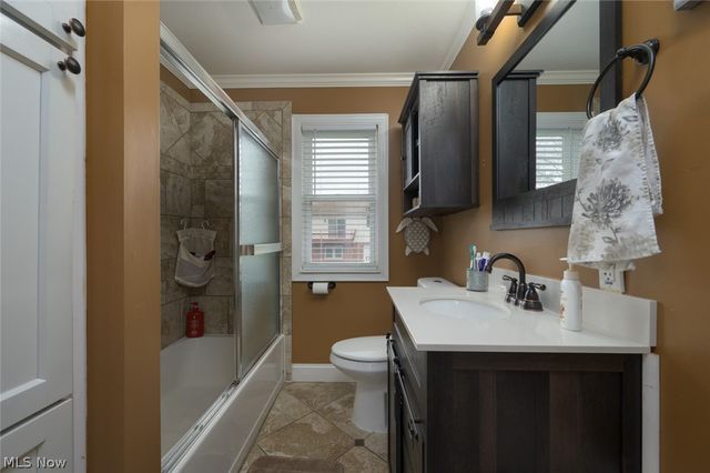 1402 S Chapel Street, Louisville, OH 44641