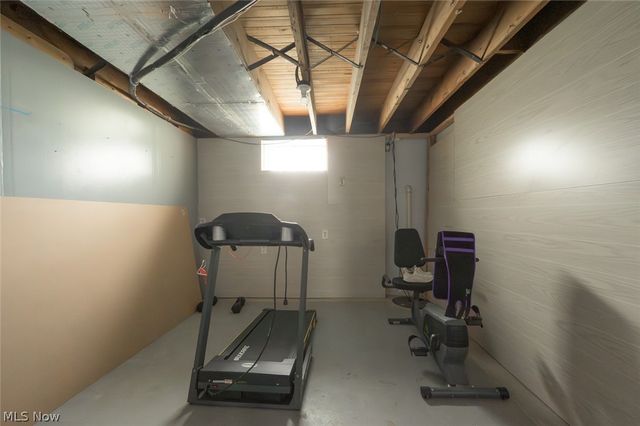 1402 S Chapel Street, Louisville, OH 44641