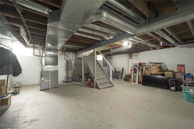 1402 S Chapel Street, Louisville, OH 44641