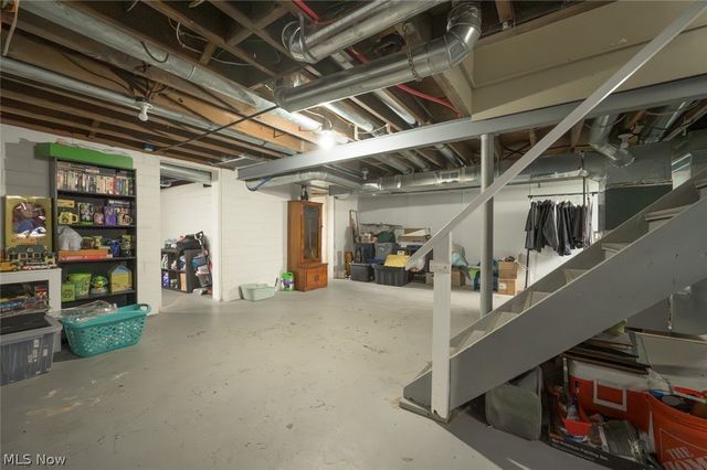 1402 S Chapel Street, Louisville, OH 44641