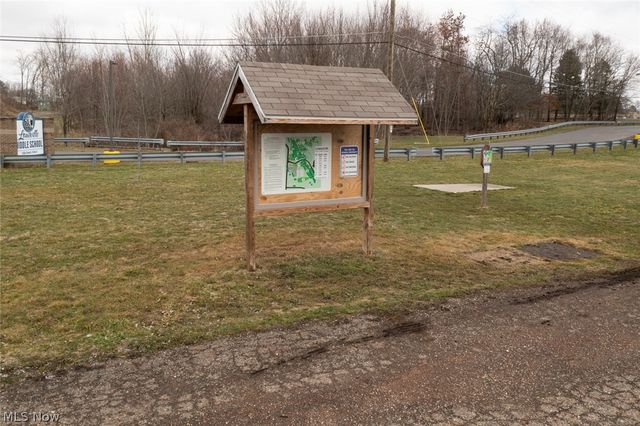 1402 S Chapel Street, Louisville, OH 44641