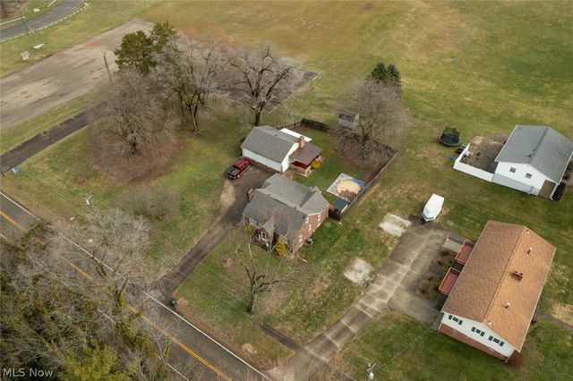 1402 S Chapel Street, Louisville, OH 44641