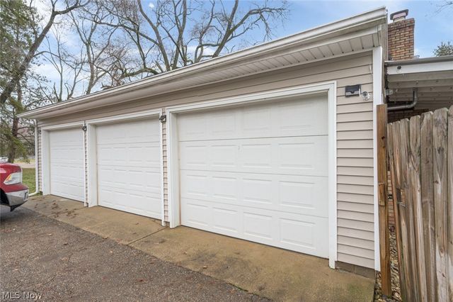 1402 S Chapel Street, Louisville, OH 44641