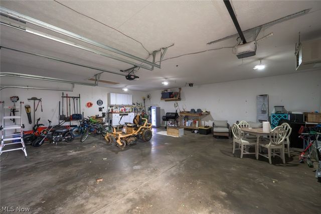 1402 S Chapel Street, Louisville, OH 44641