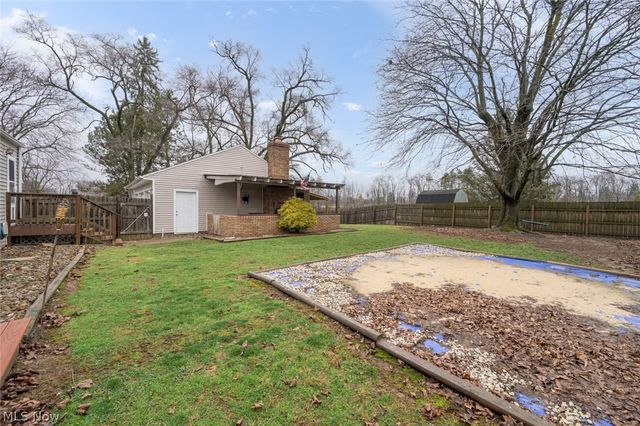 1402 S Chapel Street, Louisville, OH 44641