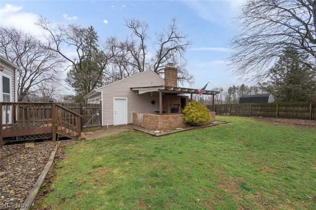 1402 S Chapel Street, Louisville, OH 44641