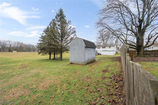 1402 S Chapel Street, Louisville, OH 44641