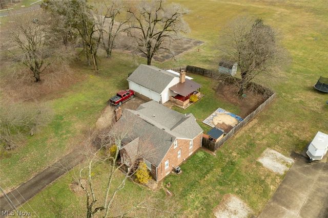 1402 S Chapel Street, Louisville, OH 44641