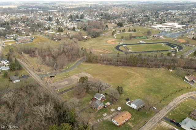 1402 S Chapel Street, Louisville, OH 44641