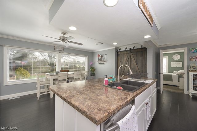 1402 S Chapel Street, Louisville, OH 44641