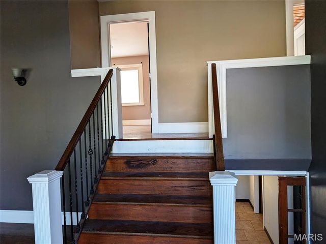 630 Lamplight Lane, Hazelwood, MO 63042