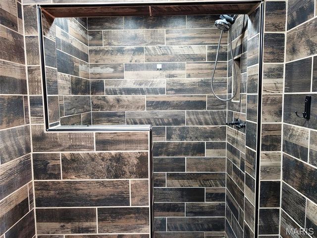 630 Lamplight Lane, Hazelwood, MO 63042