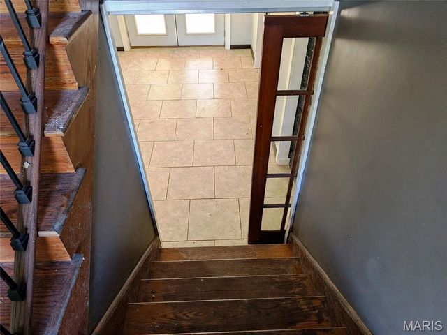 630 Lamplight Lane, Hazelwood, MO 63042