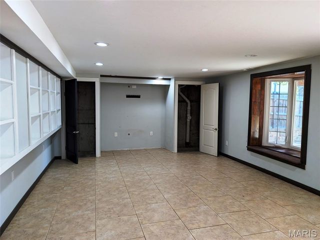 630 Lamplight Lane, Hazelwood, MO 63042