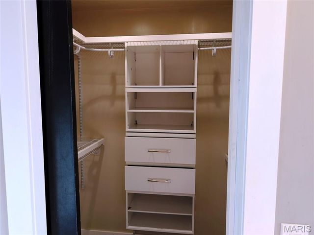 630 Lamplight Lane, Hazelwood, MO 63042