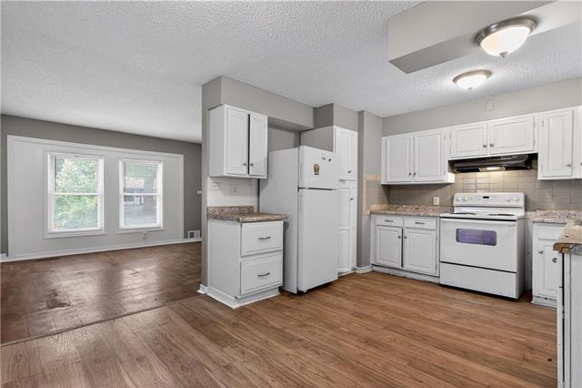 7807 Ruskin Way, Kansas City, MO 64134