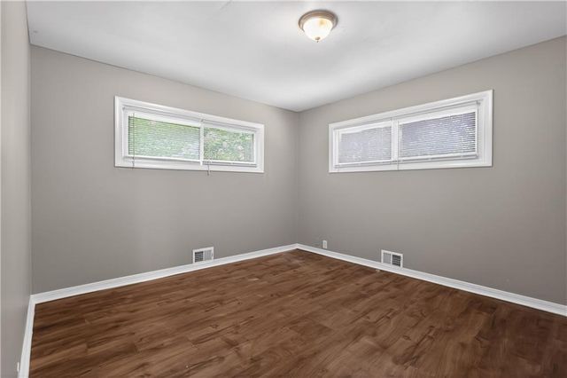 7807 Ruskin Way, Kansas City, MO 64134