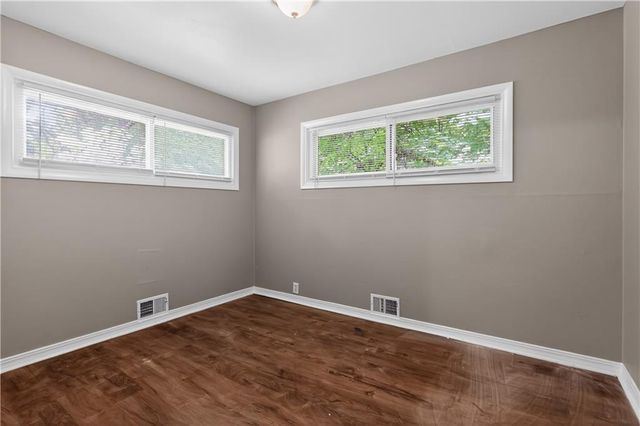 7807 Ruskin Way, Kansas City, MO 64134