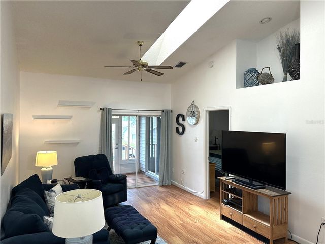 39650 US HIGHWAY 19 N 1113, Tarpon Springs, FL 34689