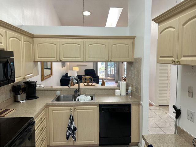 39650 US HIGHWAY 19 N 1113, Tarpon Springs, FL 34689