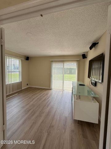 61 Peasley Drive, Marlboro, NJ 07746