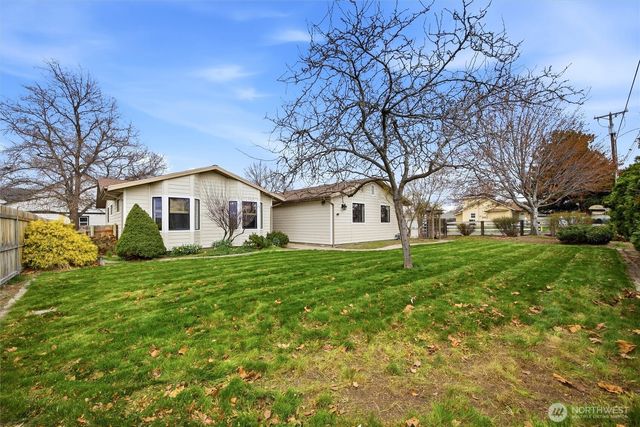 2017 S Washington Street, Kennewick, WA 99337