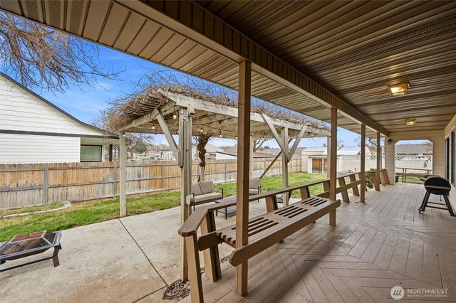 2017 S Washington Street, Kennewick, WA 99337