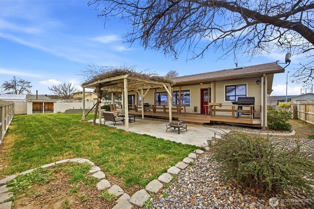 2017 S Washington Street, Kennewick, WA 99337