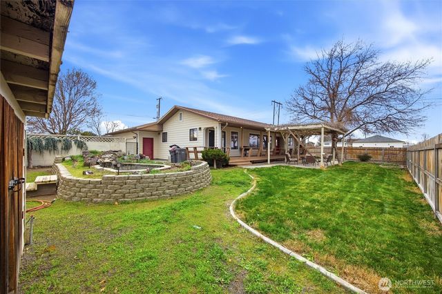 2017 S Washington Street, Kennewick, WA 99337