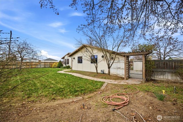 2017 S Washington Street, Kennewick, WA 99337