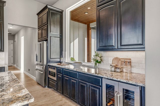 625 Dickens Drive, Aledo, TX 76008