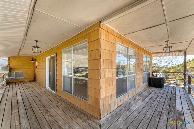 180 Caveside Drive, Canyon Lake, TX 78133
