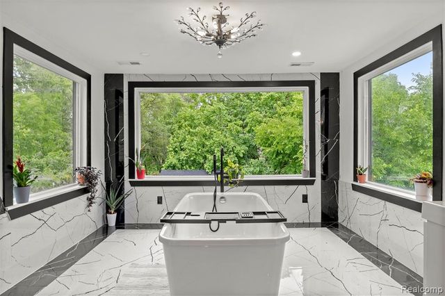 2283 Lamothe Street, Detroit, MI 48206