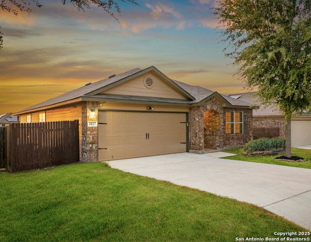1827 Aspen Silver, San Antonio, TX 78245