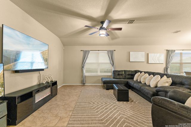 1827 Aspen Silver, San Antonio, TX 78245