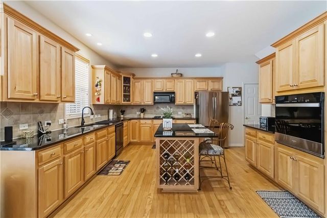 609 Red Oak Place, Atlanta, GA 30349