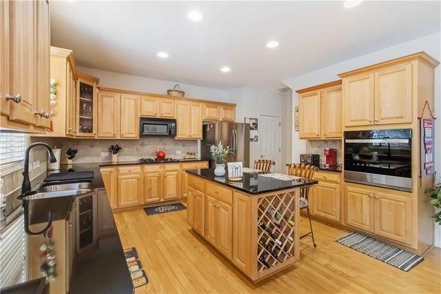 609 Red Oak Place, Atlanta, GA 30349