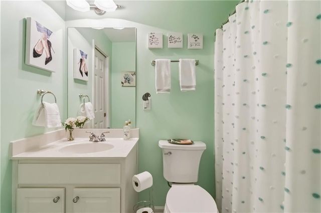 609 Red Oak Place, Atlanta, GA 30349