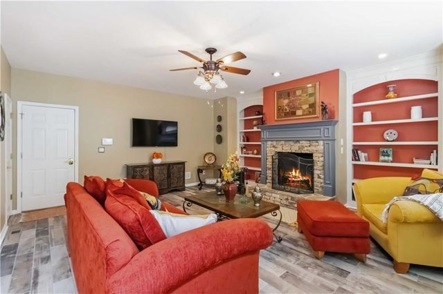 609 Red Oak Place, Atlanta, GA 30349