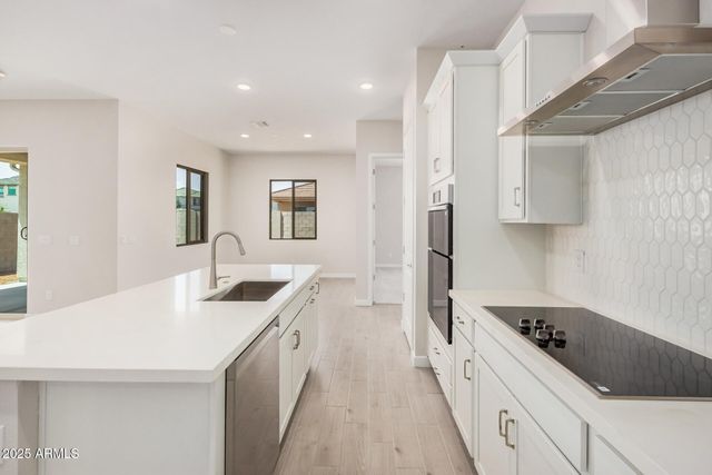 6952 E BRUSHY BILL Road, San Tan Valley, AZ 85143