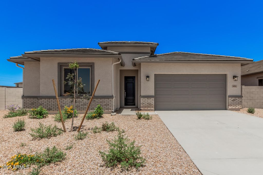 6952 E BRUSHY BILL Road, San Tan Valley, AZ 85143