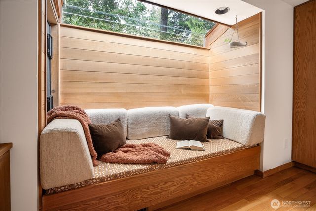 4851 88th Place SE, Mercer Island, WA 98040