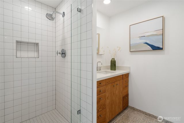 4851 88th Place SE, Mercer Island, WA 98040