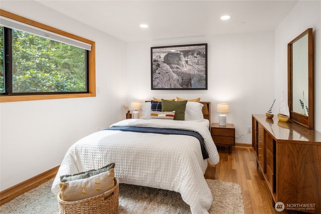 4851 88th Place SE, Mercer Island, WA 98040