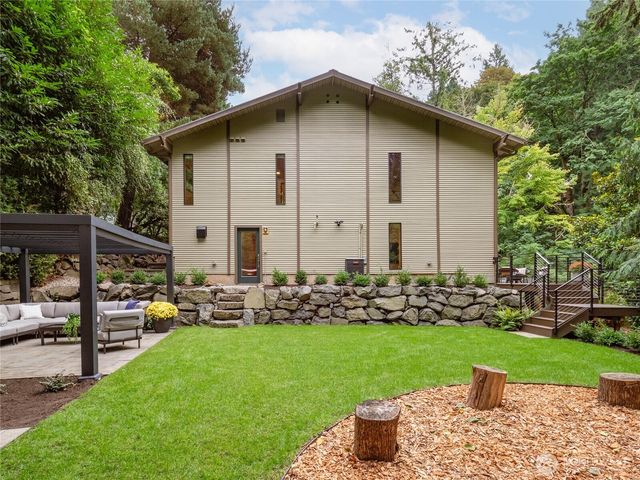 4851 88th Place SE, Mercer Island, WA 98040