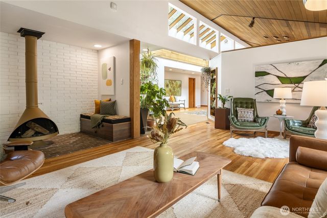 4851 88th Place SE, Mercer Island, WA 98040