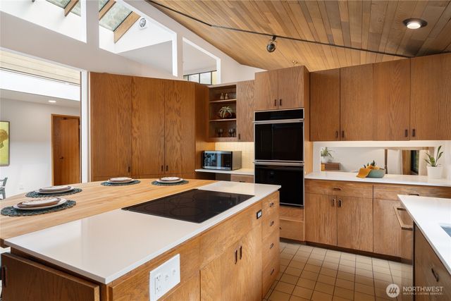 4851 88th Place SE, Mercer Island, WA 98040