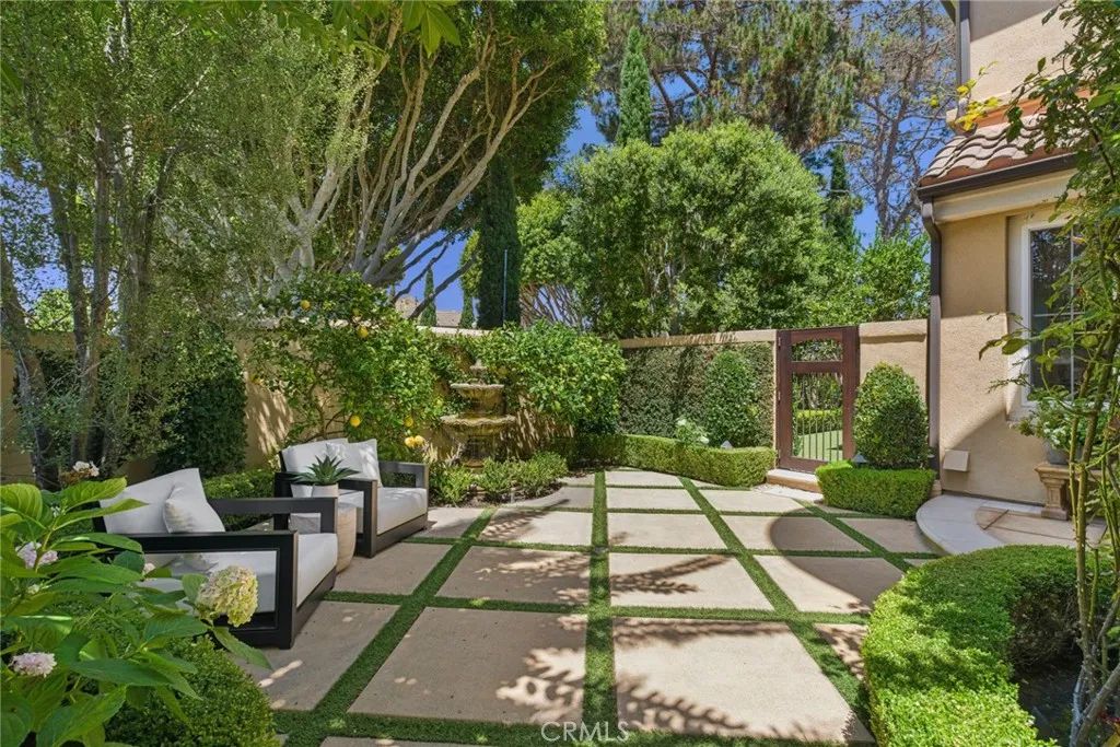 25 Lyon, Newport Coast, CA 92657