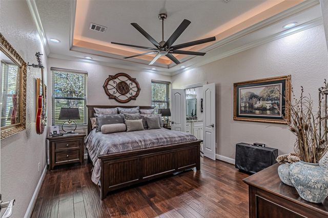 15569 Crown Oaks Drive, Montgomery, TX 77316